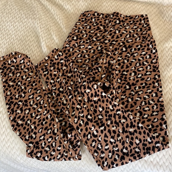 Offline by Aerie Leggings - Picture 9 of 9